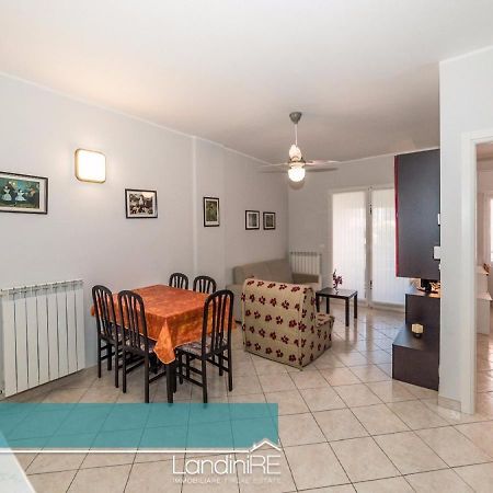 Appartamenti Rivamare Diano Marina Ruang foto